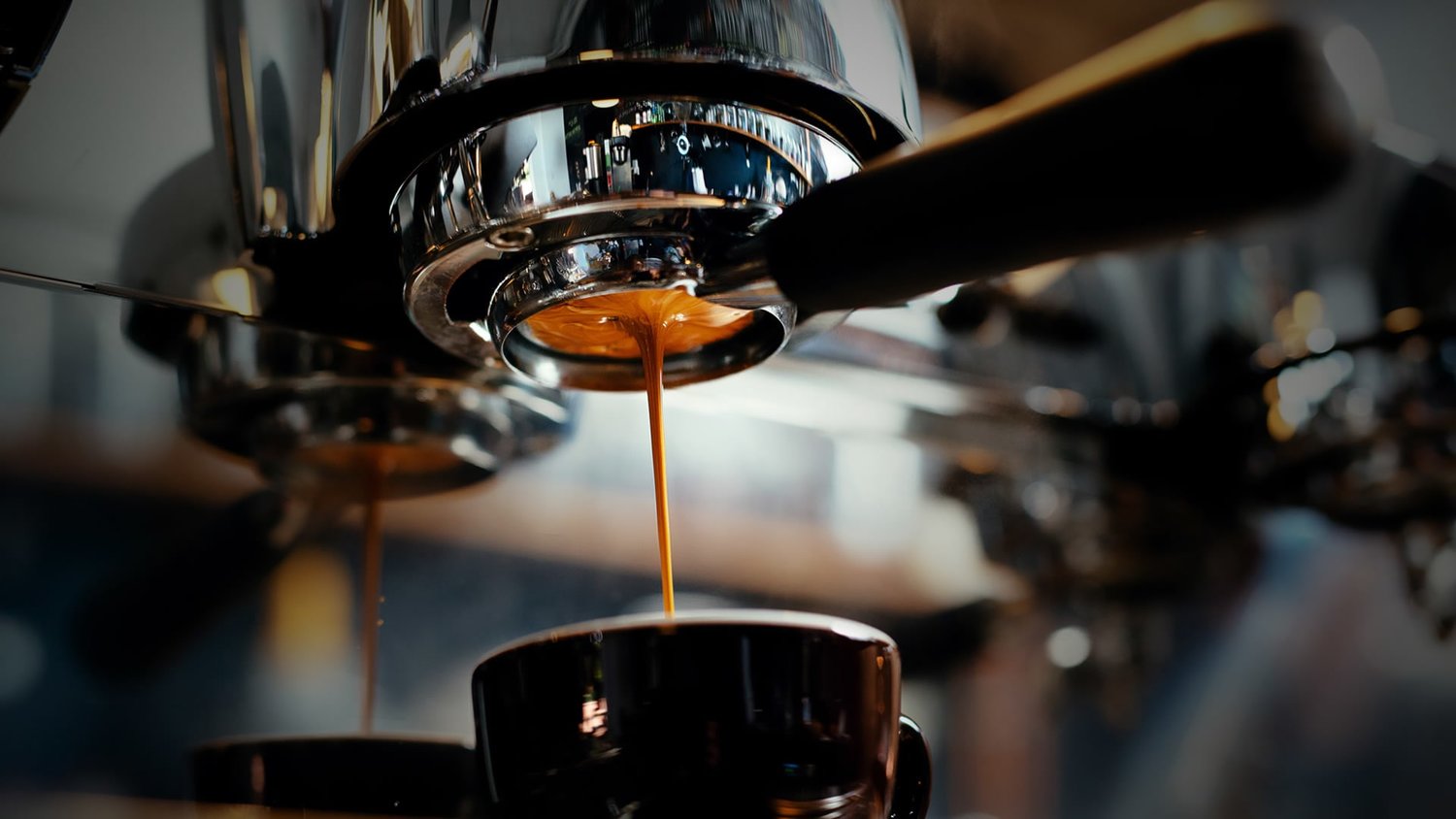 Coffee and hot chocolate shop machine for home